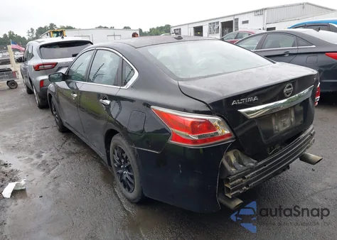 2015 Nissan Altima 2.5/2.5 S/2.5 Sl/2.5 Sv z USA, uszkodzony, nr VIN 1N4AL3AP3FC261533